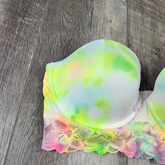 36D VS Strapless Bustier Bra - Picture 2 of 13